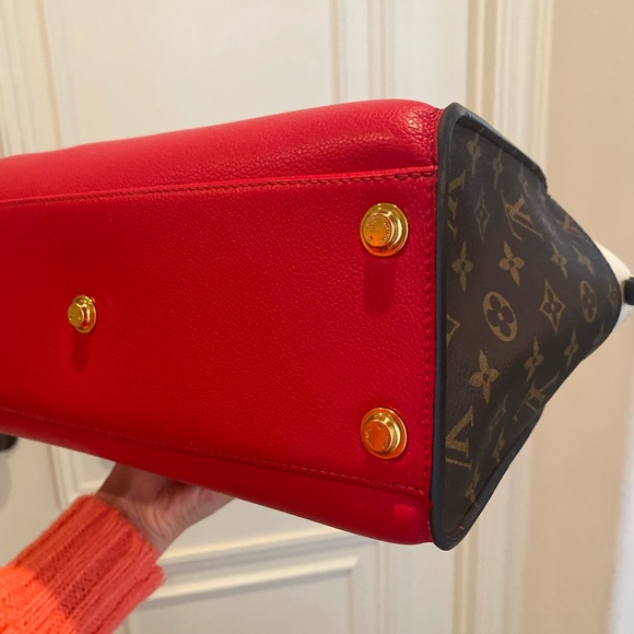 Louis Vuitton Handbag - Picture 6 of 10